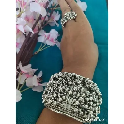 Picture of Girls stylish fashionable Design Bracelet full set - Bracelet For Women - Silver