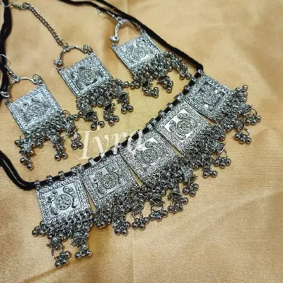Picture of Ladies Fashion Popular Crystal Necklace Heart Love Chain Necklaces & Pendants For Women 2022 Gifts Love Drift Bottles Necklace