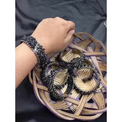 Picture of Girls stylish fashionable Design Bracelet full set - Black