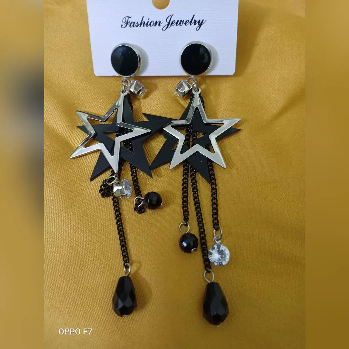 Picture of Metal Earring for Women - Black and Silver - Black