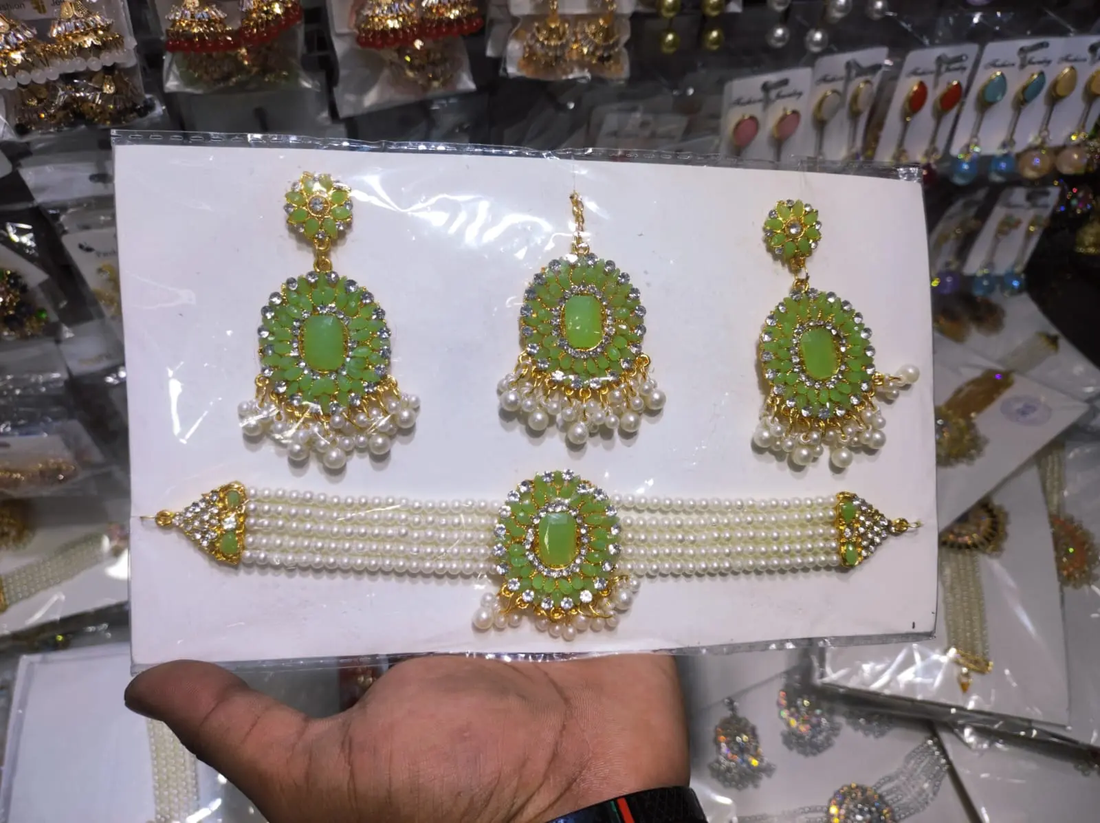 Picture of New Style Fashionable Necklace set For women