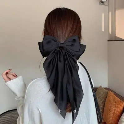 Picture of Stylish Bow Lais Hair Clip for women and girls
