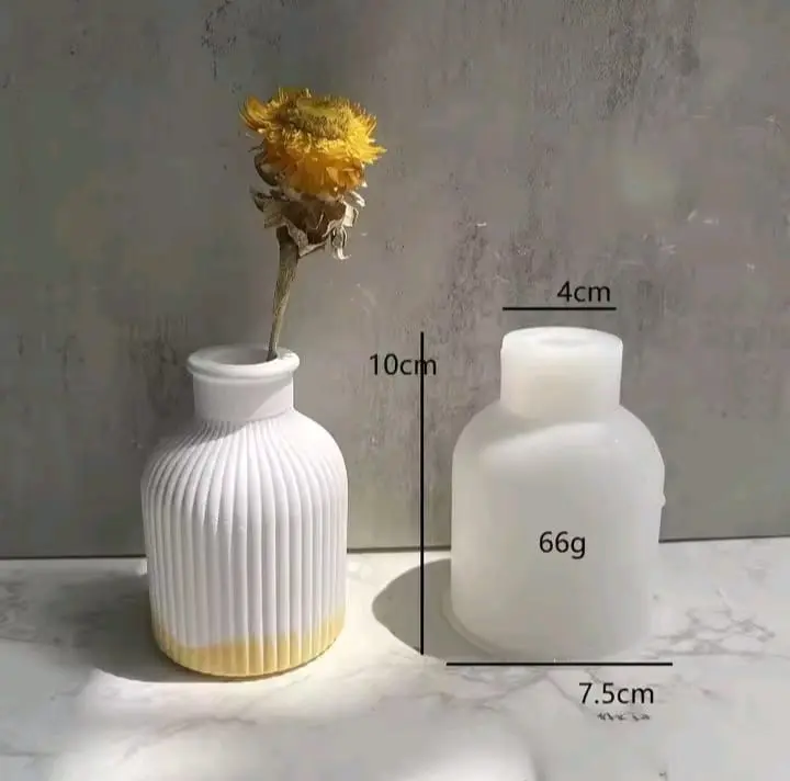 Picture of 01 Piece Designed flower vase White