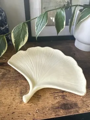 Picture of 01 pcs Colourful gypsum Big leaf for home decore Multicolor