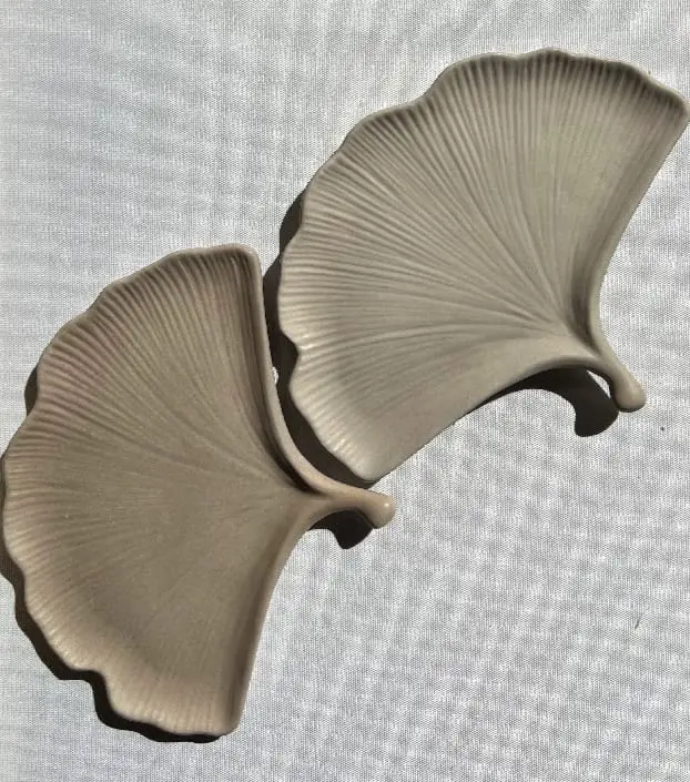 Picture of 01 pcs Colourful gypsum Big leaf for home decore Multicolor