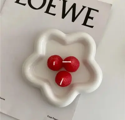 Picture of 01 pcs Colourful Gypsum oval tray for home decor White