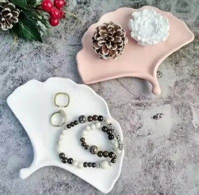 Picture of 01 pcs Colourful Gypsum patel tray for home decor White