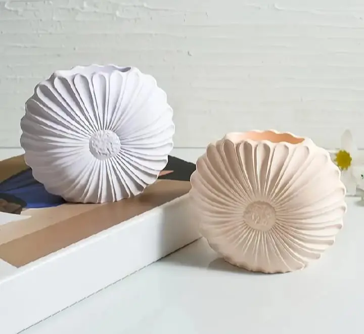 Picture of 01 pcs colourful gypsum Sunflower vase for home decore White