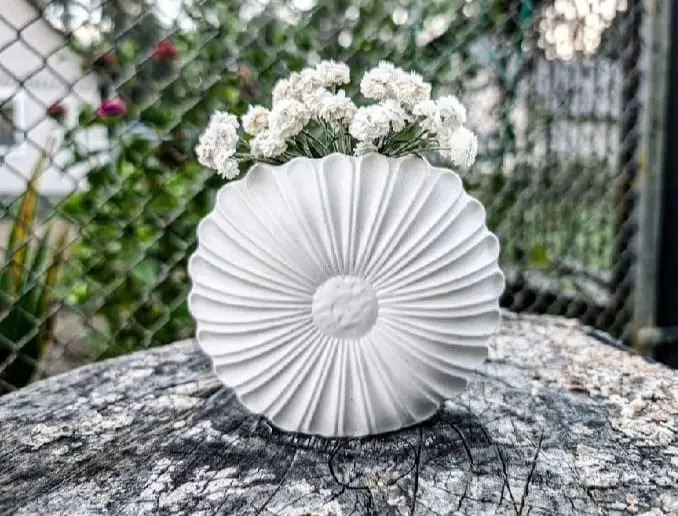 Picture of 01 pcs colourful gypsum Sunflower vase for home decore White