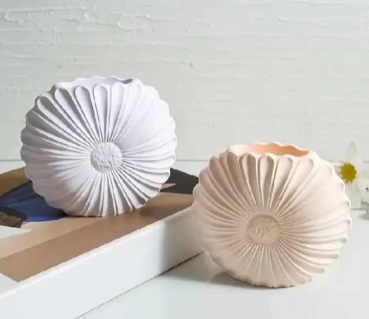 Picture of 01 pcs colourful gypsum Sunflower vase for home decore White