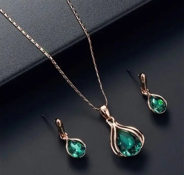 Picture of Blue jewellery set for women Gold