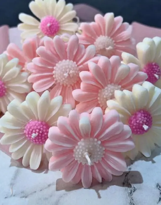 Picture of Daisy Flower  Scented Candle for home decore Multicolor