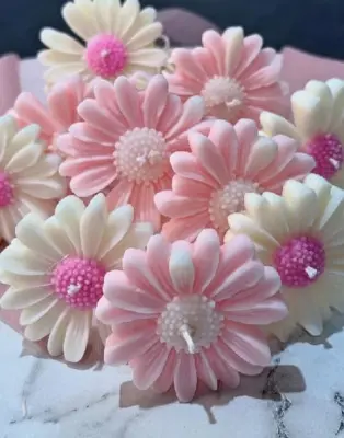 Picture of Daisy Flower  Scented Candle for home decore Multicolor