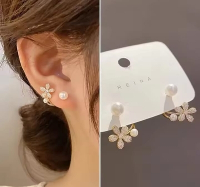 Picture of Flower Pearl Ear ring for Women Gold