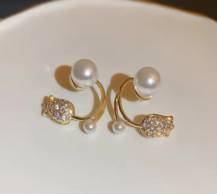 Picture of Rose Pearl  Ear ring for Women Gold