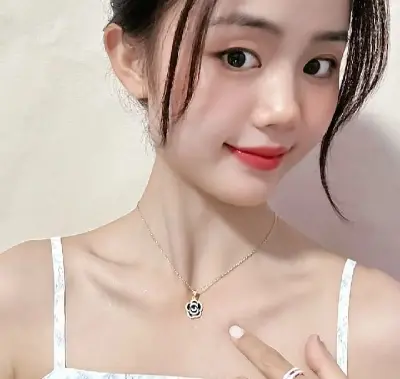 Picture of Crystal Rose Flower Necklace For Women Gold