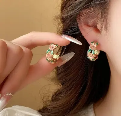 Picture of Flower C-shaped Stud Earrings For Women Gold