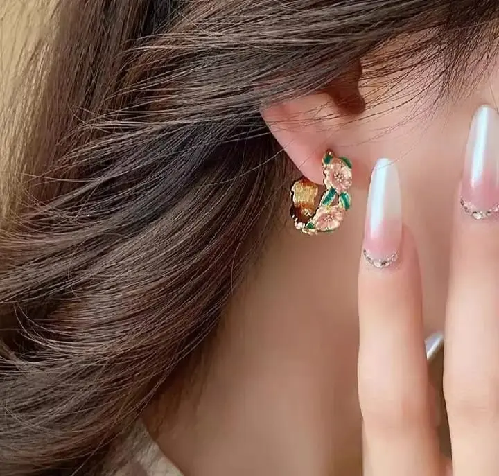 Picture of Flower C-shaped Stud Earrings For Women Gold