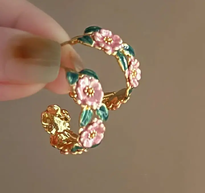Picture of Flower C-shaped Stud Earrings For Women Gold