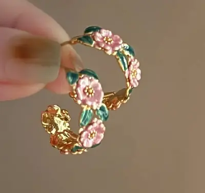 Picture of Flower C-shaped Stud Earrings For Women Gold