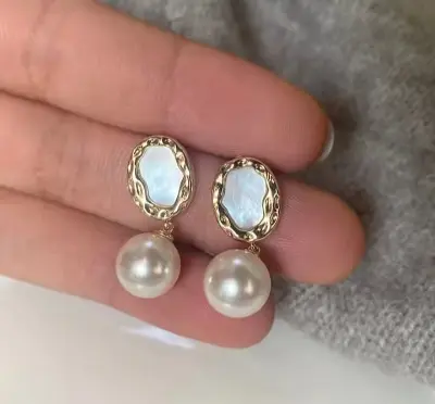 Picture of Pearl Pandent Earrings for Women Gold