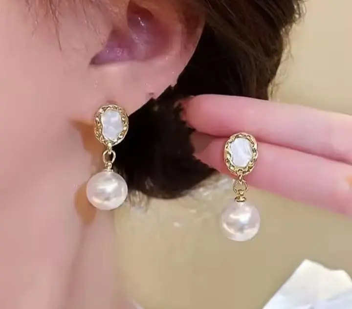 Picture of Pearl Pandent Earrings for Women Gold