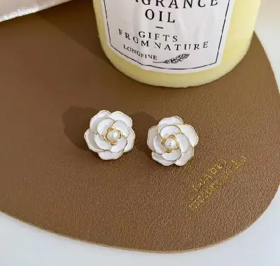 Picture of Camellia Beads Earrings for Women Gold