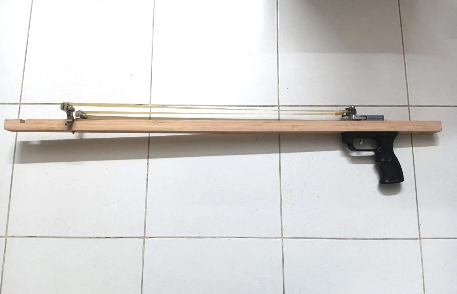 Picture of High quality Wooden Slingshott Rifle catapult for target practice with stainless steel head, resin handle grip and zinc alloy spreader sport archery (simple, carriable, powerful and smart model) (Wooden Full Set)
