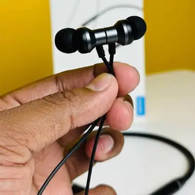 Picture of Lenovo HE05 Wireless In-Ear Neckband Earphones - Black -Black