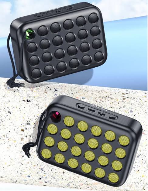 Picture of AWEI Y385 Speaker Promotional Outdoor Bluetooth Speakers 4W -Black