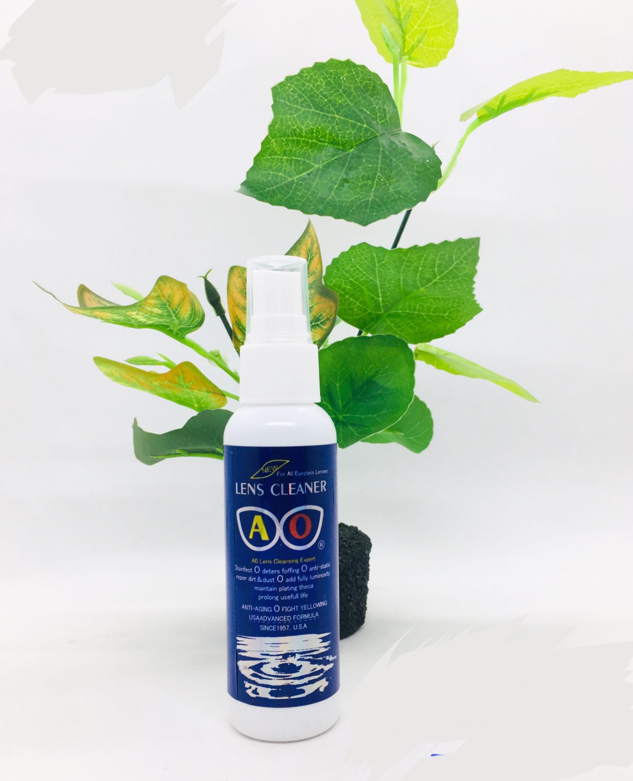 Picture of AO Eyeware Lens Cleaner Blue