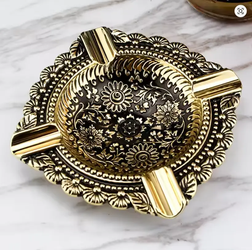 Picture of Zorro Exquisite Portable Ashtray, Alloy Retro Pattern Ashtray European Classic Craft Cigarette Holder Men Cigarette and lighter accessories