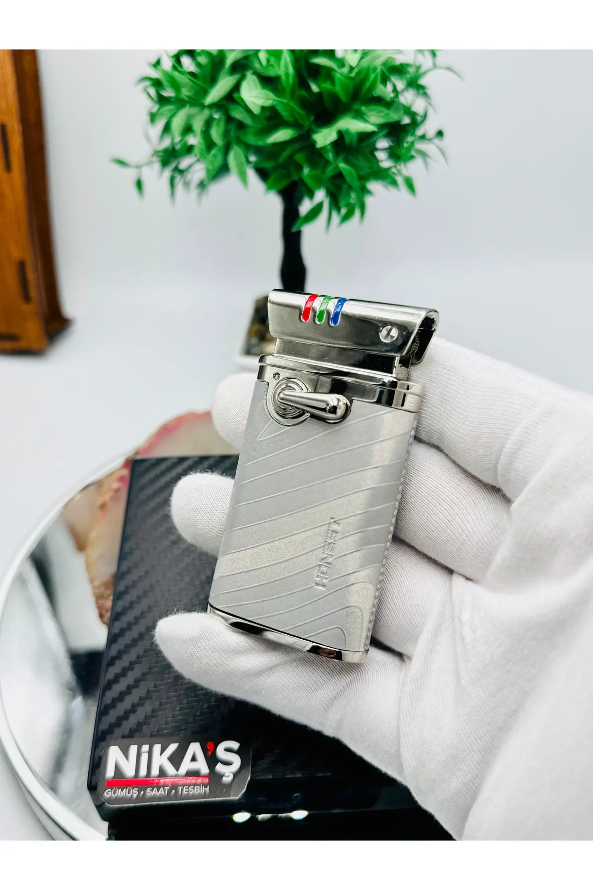 Picture of Honest Leather Finish Roker Arm Oil Lighter