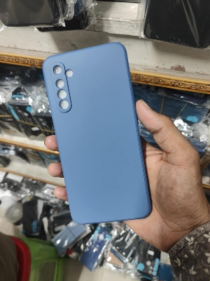 Picture of back cover for realme xt  / realme x2