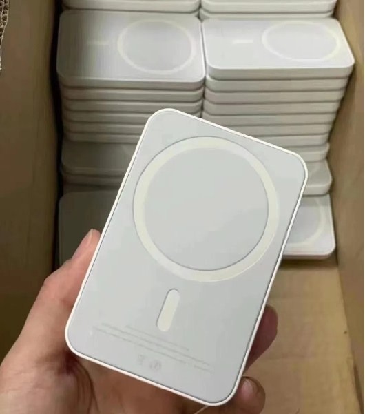 Picture of Fast Charging MagSafe Charger 15W Wireless Magnetic Mini Battery Pack Power Bank for iPhone X /11/ 12 /13 / 14/ 15 /16/17 Apple Magsafe