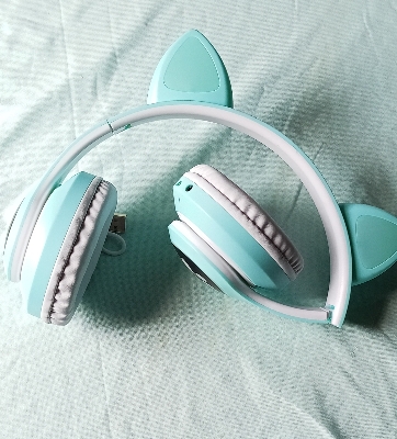 Picture of STN-28 Bluetooth Gaming Cat Headphone With RGB Lighit