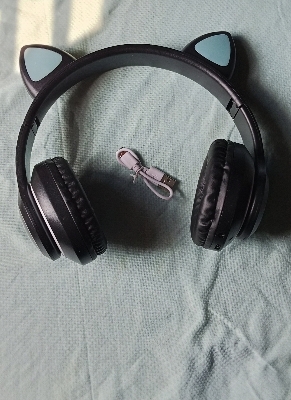 Picture of STN-28 Bluetooth Gaming Cat Headphone With RGB Lighit