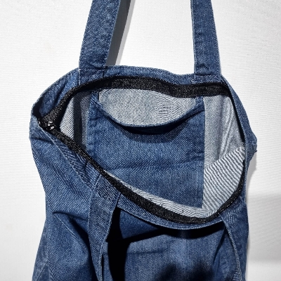 Picture of Zipper Closure Denim Blue Tote Bag (14x15 in with Zipper)