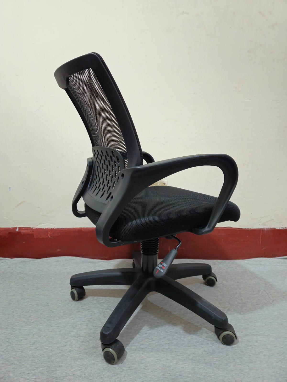 Picture of Executive Chair FF-EC-001p (Chaina Mesh 2) Smart Office Executive Chair (Plastic Base) - Black