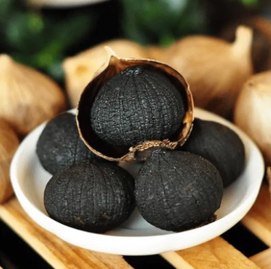 Picture of Black Garlic Whole Bulbs Naturally Fermented Soft Sweet Cloves - 250gm