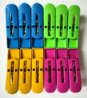 Picture of Multicolor Colorful Plastic Cloth Clip (12 pieces) (Multicolor)