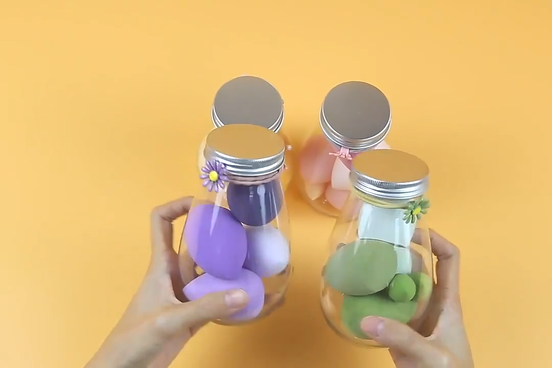 Picture of Makeup Sponges 6pcs Beauty Blender Makeup Puff Set With Bottle