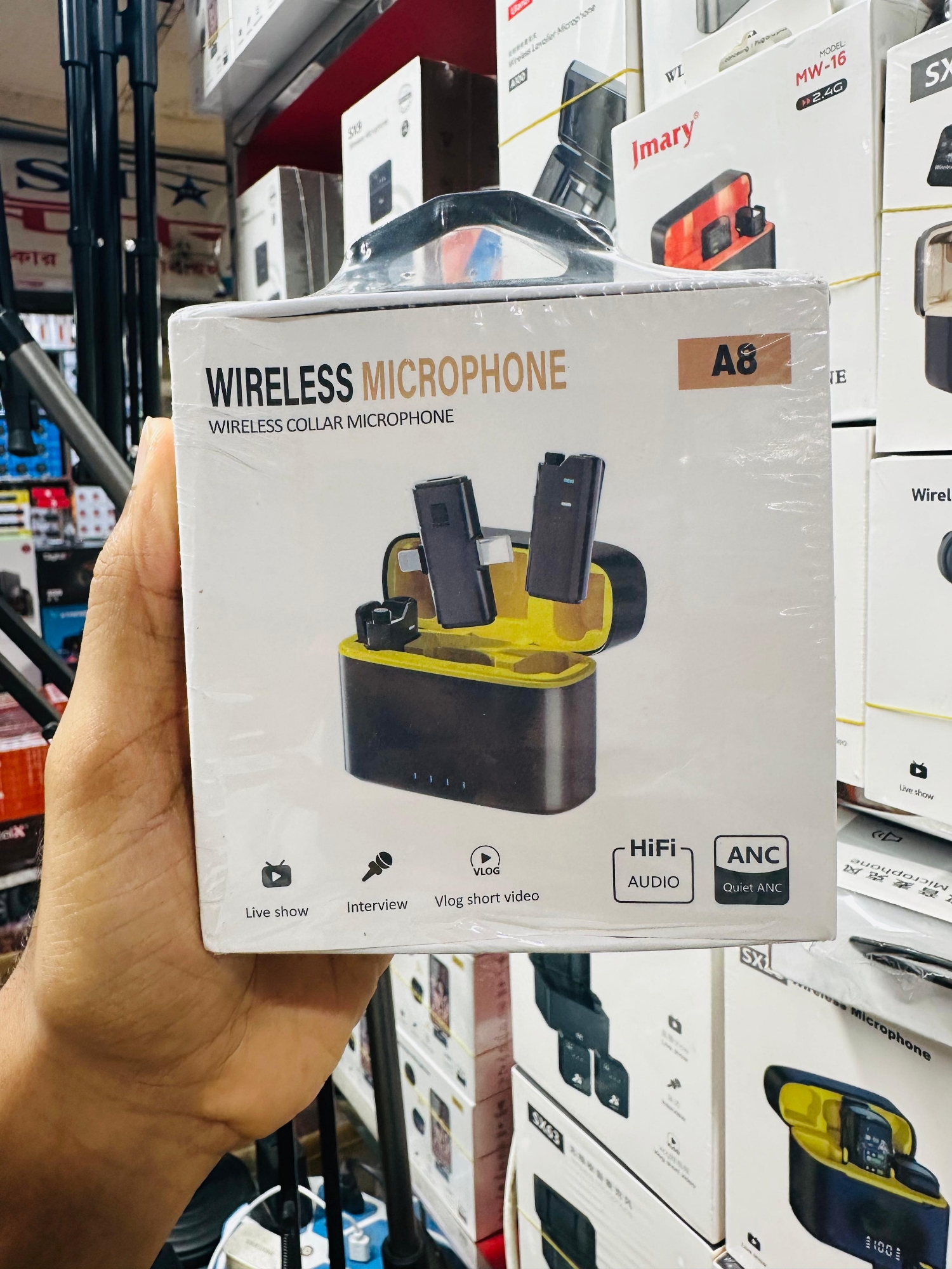Picture of A8 Portable Mini Wireless Microphone for Podcast Recording Interview Lapel Microphone 2 in 1 for Smartphone and Tech