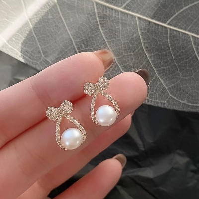 Picture of Cute Pearl Earrings for Women Elegant Jewelry Accessory Rose Gold 
