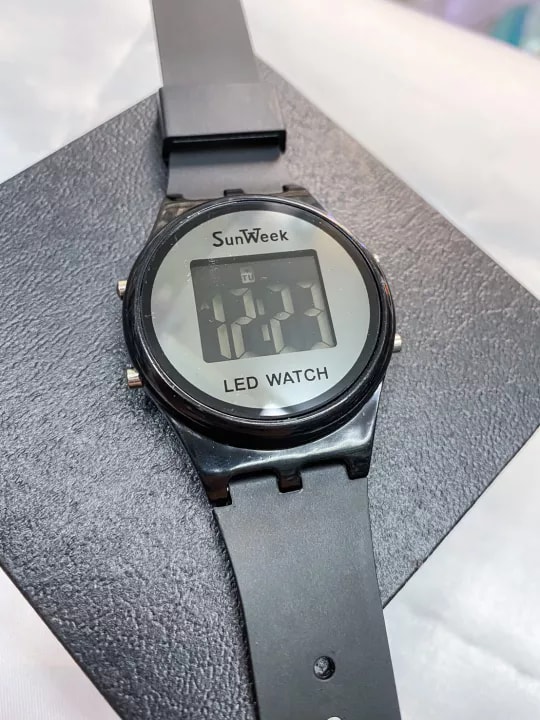 Picture of Branded Watch For Men Boys Luxury Sports Casual Fashion Wrist Watch Black 