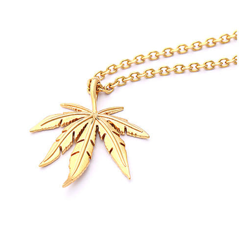 Picture of Premium Quality - Men's Design Matte Necklace For Man Maple Leaf Choker Pendant Men Necklace - Couture - High-end - Elite Expression Gold 