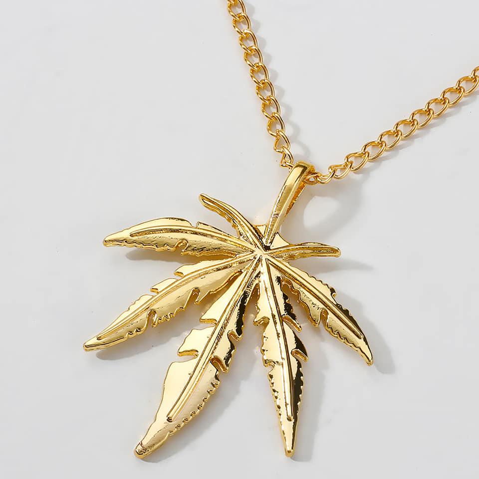 Picture of Premium Quality - Men's Design Matte Necklace For Man Maple Leaf Choker Pendant Men Necklace - Couture - High-end - Elite Expression Gold 