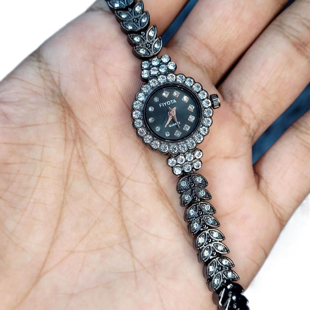 Picture of Ladies Stylish New Watch for Girls  