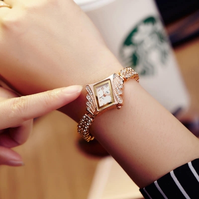 Picture of Best Watch For Smart Women Stylish Girls Gold 