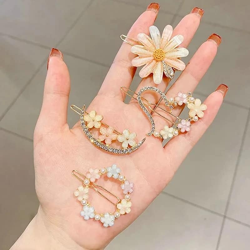 Picture of Understated -Craftsmanship and Trendy -Alloy flower rhinestone sideclip hairclip set For Women/Girls- Progressively Better  Int: One size